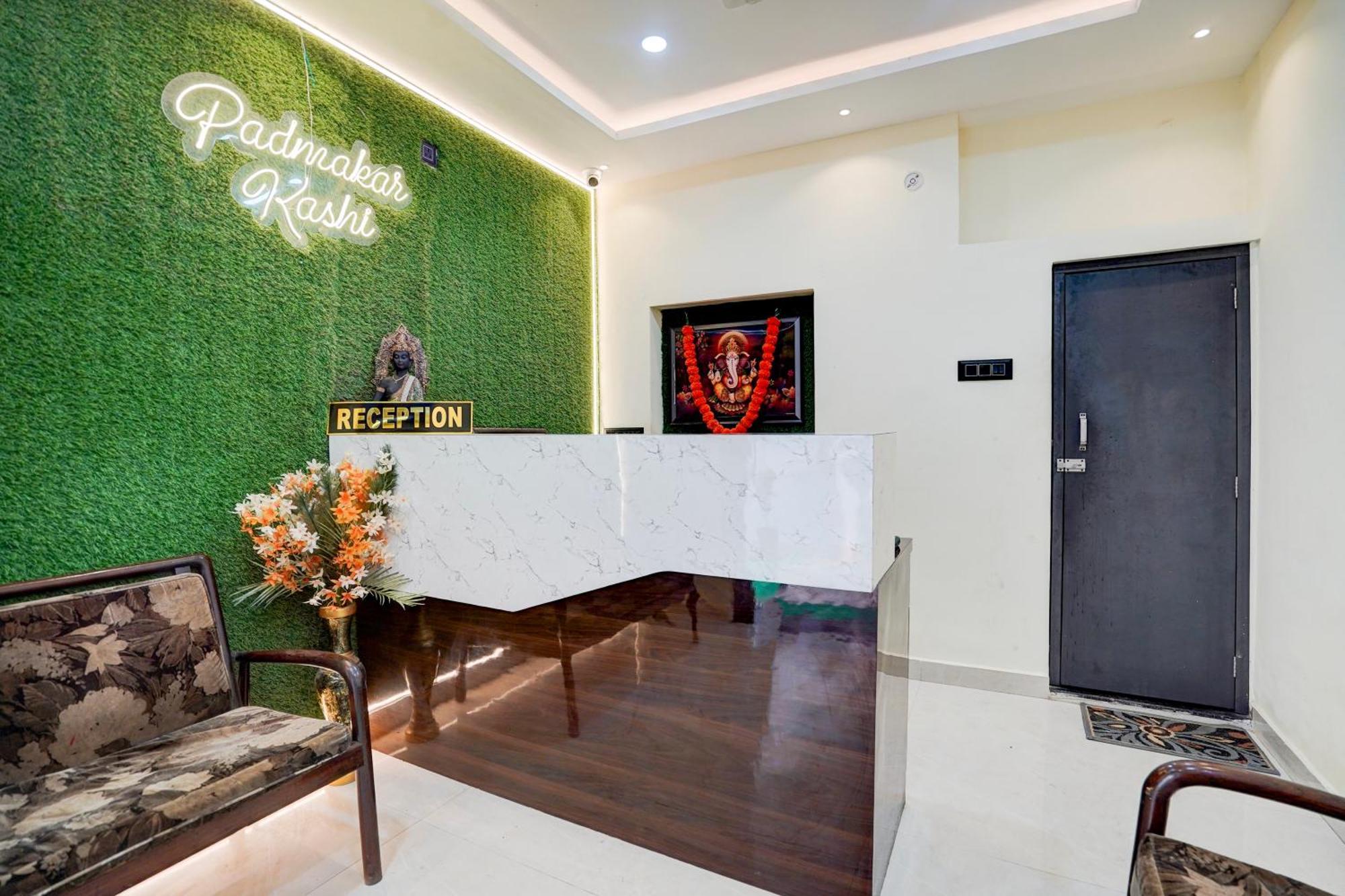 Hotel Vibe Blu- พาราณสี ภายนอก รูปภาพ