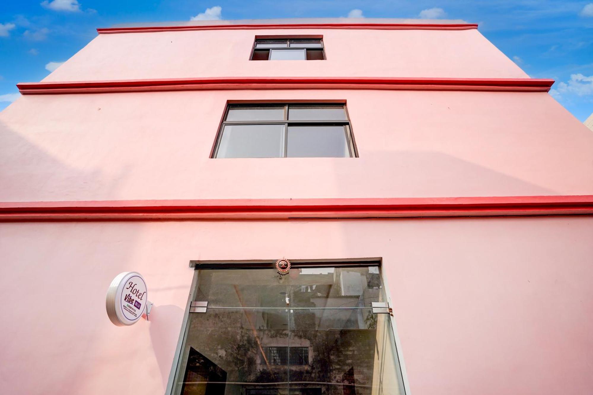 Hotel Vibe Blu- พาราณสี ภายนอก รูปภาพ